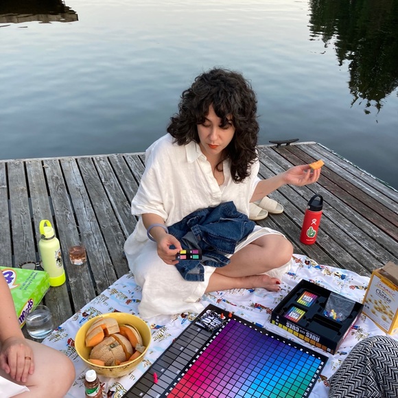 Meet your Posher, Joelle - Picture 3 of 3